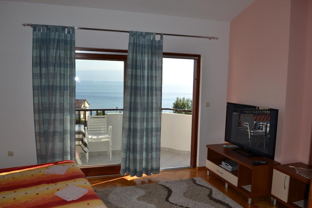 Apartments Karlo Omiš Oda fotoğraf