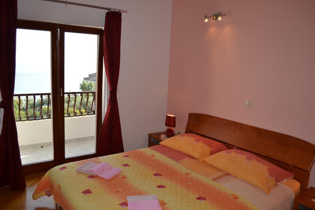 Apartments Karlo Omiš Oda fotoğraf