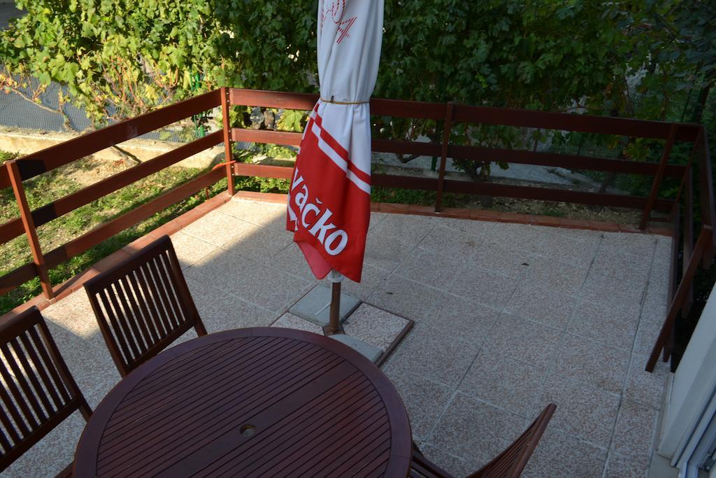 Apartments Karlo Omiš Oda fotoğraf