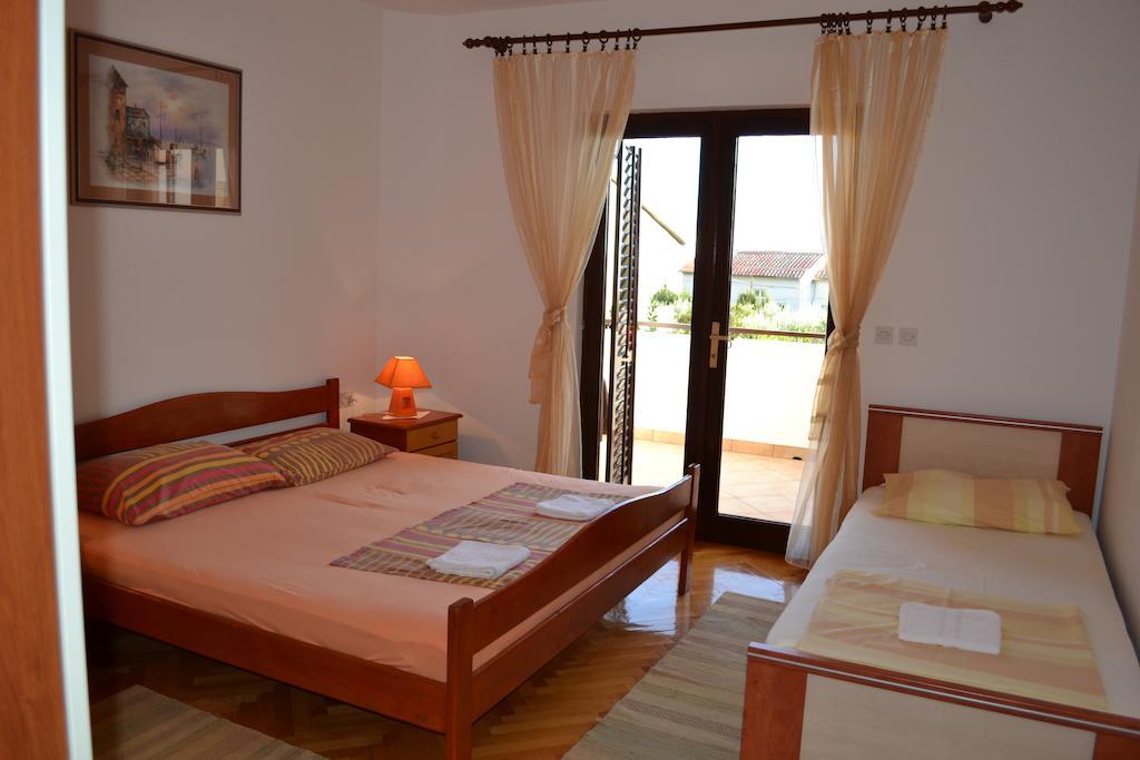 Apartments Karlo Omiš Oda fotoğraf
