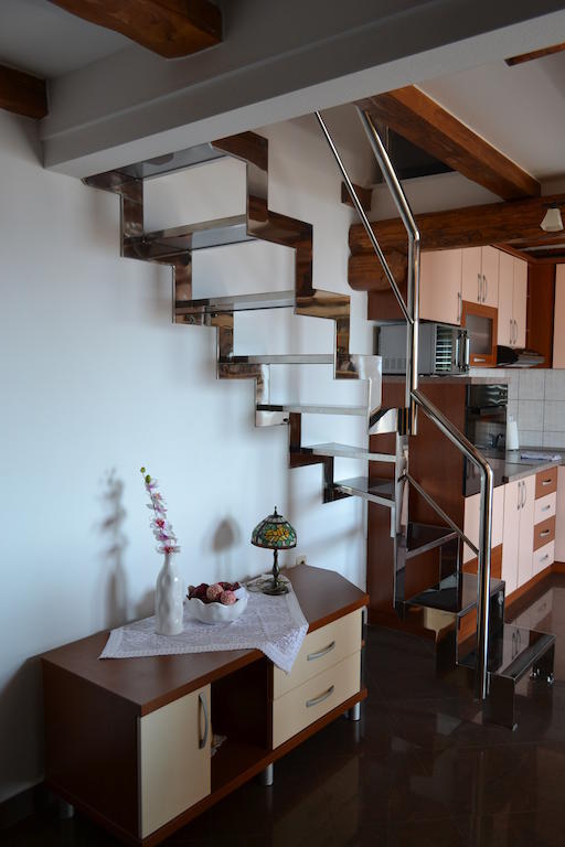 Apartments Karlo Omiš Oda fotoğraf